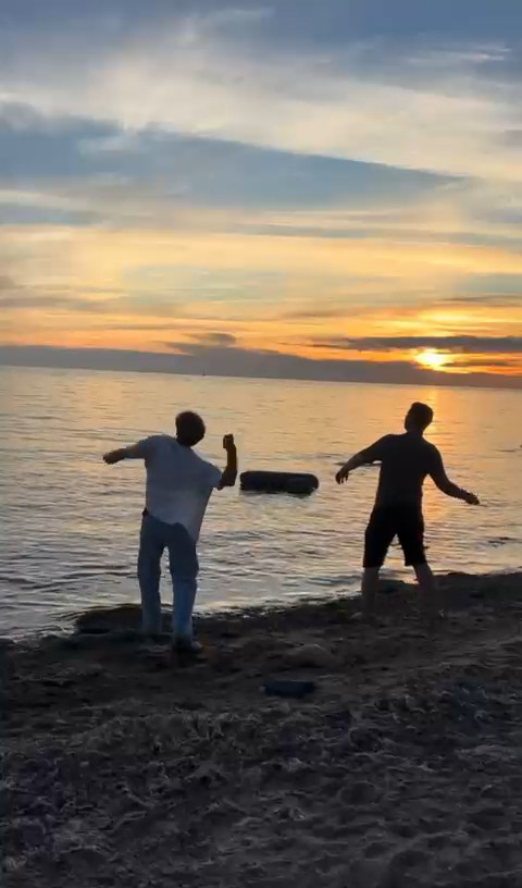 Akmeņu mētāšana